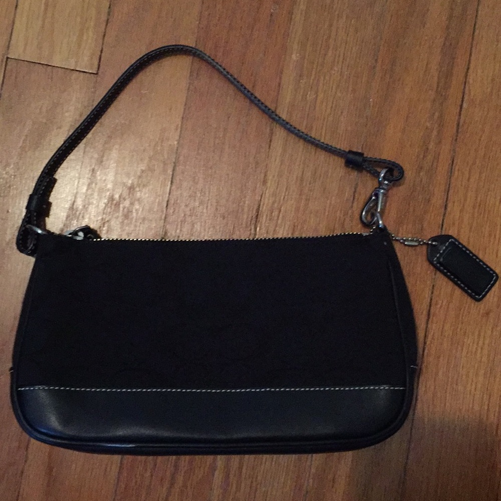 Coach small handbag - black signature C